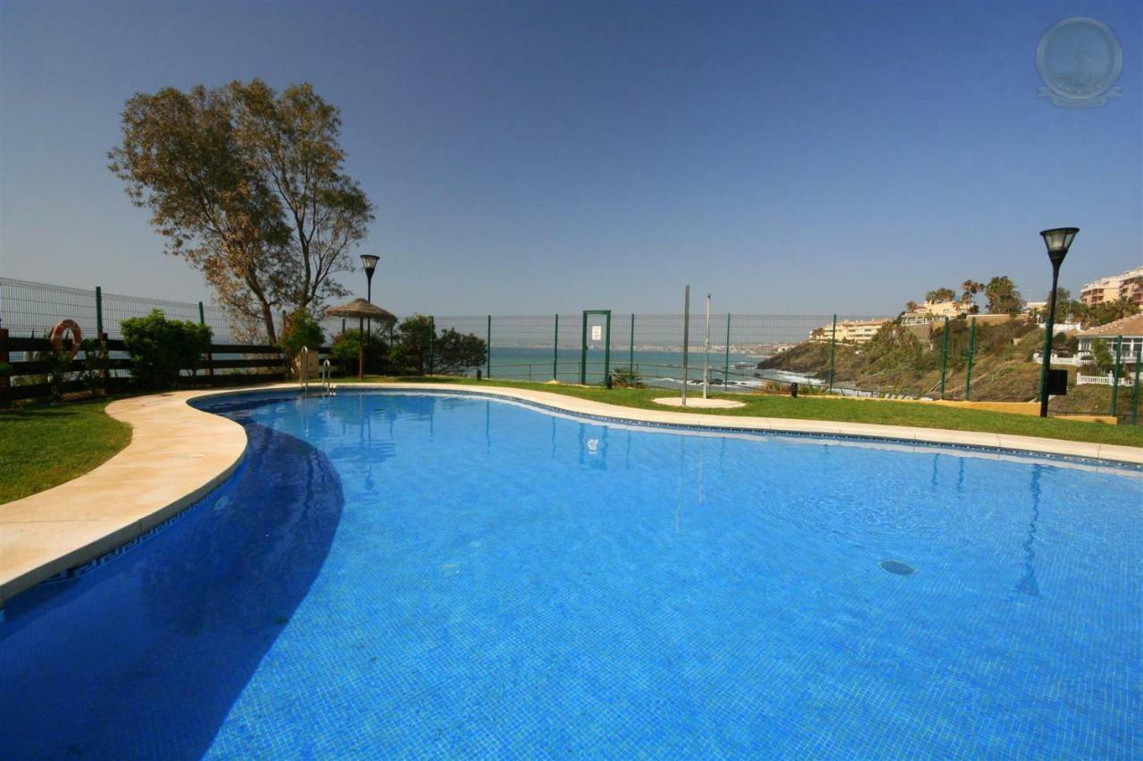Relax Frente Al Mar Apartment Benalmadena Bagian luar foto