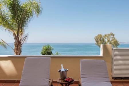 Relax Frente Al Mar Apartment Benalmadena Bagian luar foto
