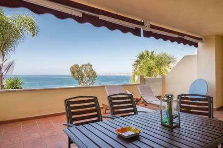 Relax Frente Al Mar Apartment Benalmadena Bagian luar foto